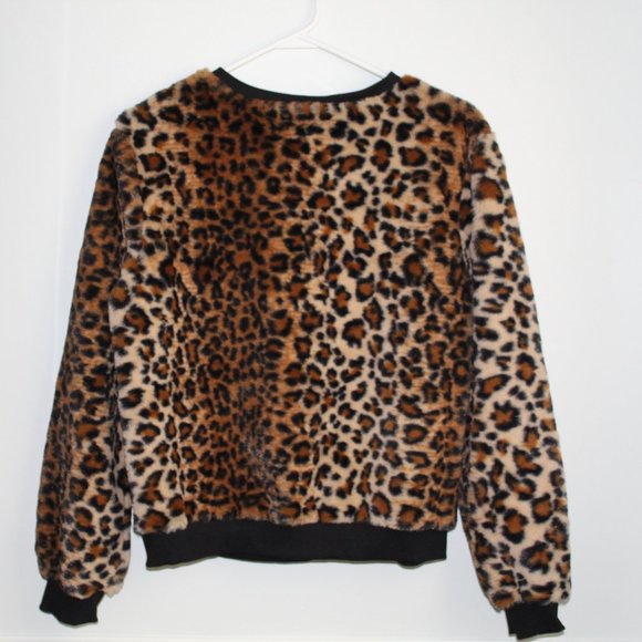 For The Republic Pull Over Long Sleeve Faux Fur Top Size S NWT - Picture 3 of 3
